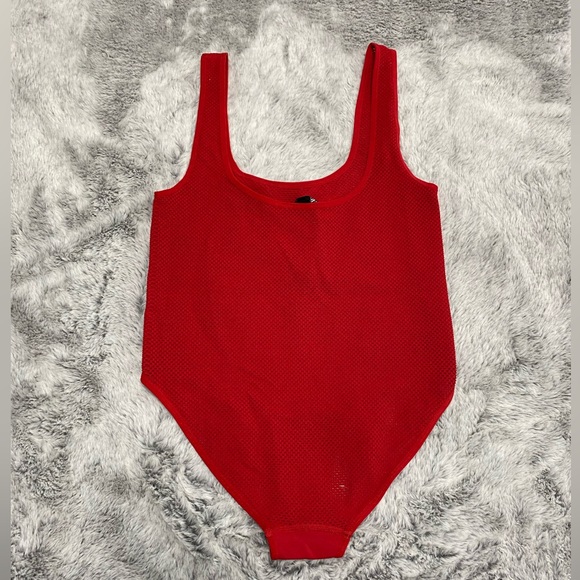 Red Perforated bodysuit - size M - Picture 2 of 4
